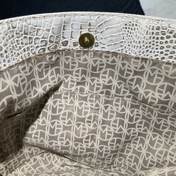 MARC FISHER Tote bag, approx 17”W x 13”H x 4”, White/gold Alligator look PVC - Picture 9 of 15
